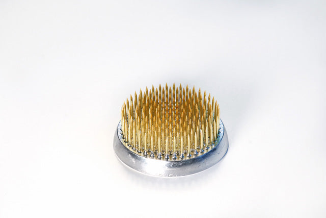 ISHIZAKI HANAKATSU Brass Round Shape Ikebana Kenzan