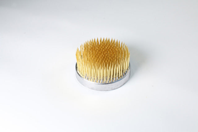 ISHIZAKI MIYABI Brass Ultra Dense Thick Base Round Type Ikebana Kenzan for a Flowering Plant