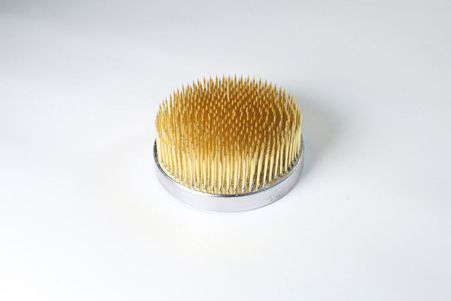 ISHIZAKI MIYABI Brass Ultra Dense Thick Base Round Type Ikebana Kenzan for a Flowering Plant