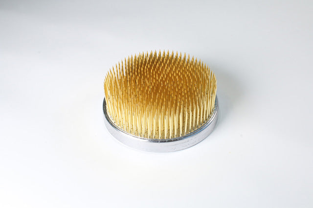 ISHIZAKI MIYABI Brass Ultra Dense Thick Base Round Type Ikebana Kenzan for a Flowering Plant