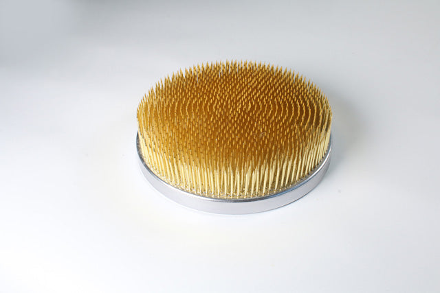 ISHIZAKI MIYABI Brass Ultra Dense Thick Base Round Type Ikebana Kenzan for a Flowering Plant