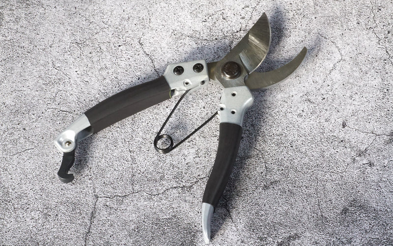 Kamaki Professional Pruning Shears Gray-Handle Bypass Type Total Length 200 mm No. P-880A
