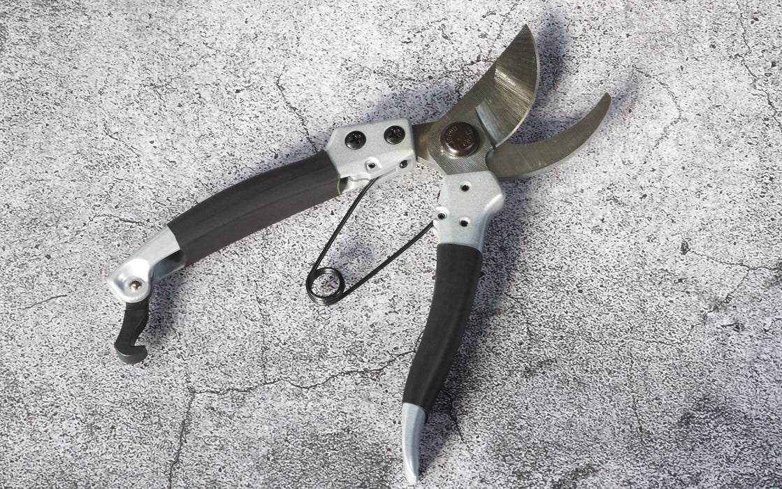 Kamaki Professional Pruning Shears Gray-Handle Bypass Type Total Length 200 mm No. P-880A