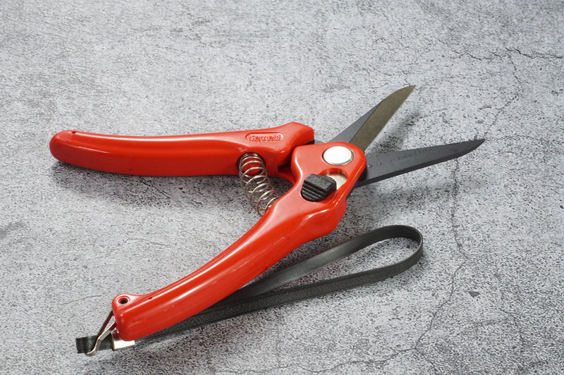 Kamaki Pruning Shears Straight Type Total Length 195 mm TEFLON-coating No. P-901