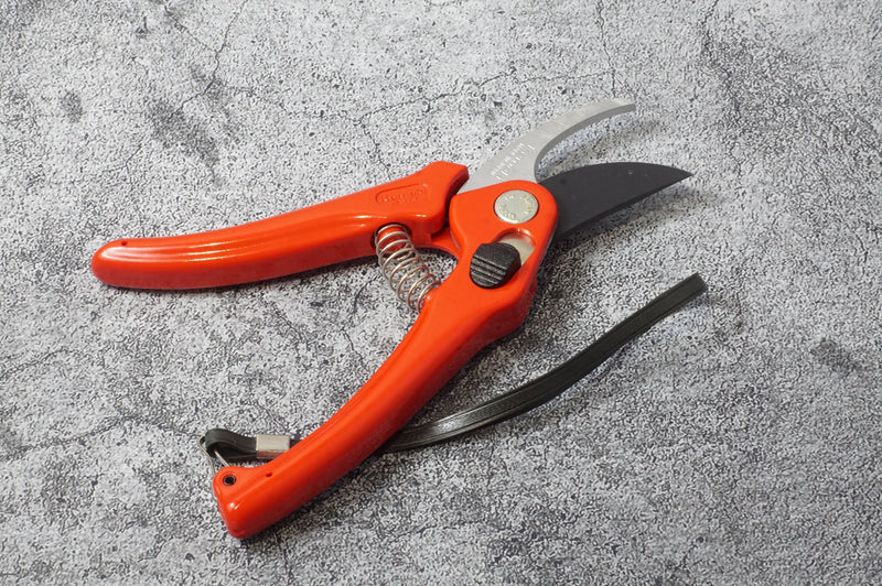 12 pcs Pack - Kamaki Pruning Shears Bypass Type 185 mm TEFLON-coating No. P-900